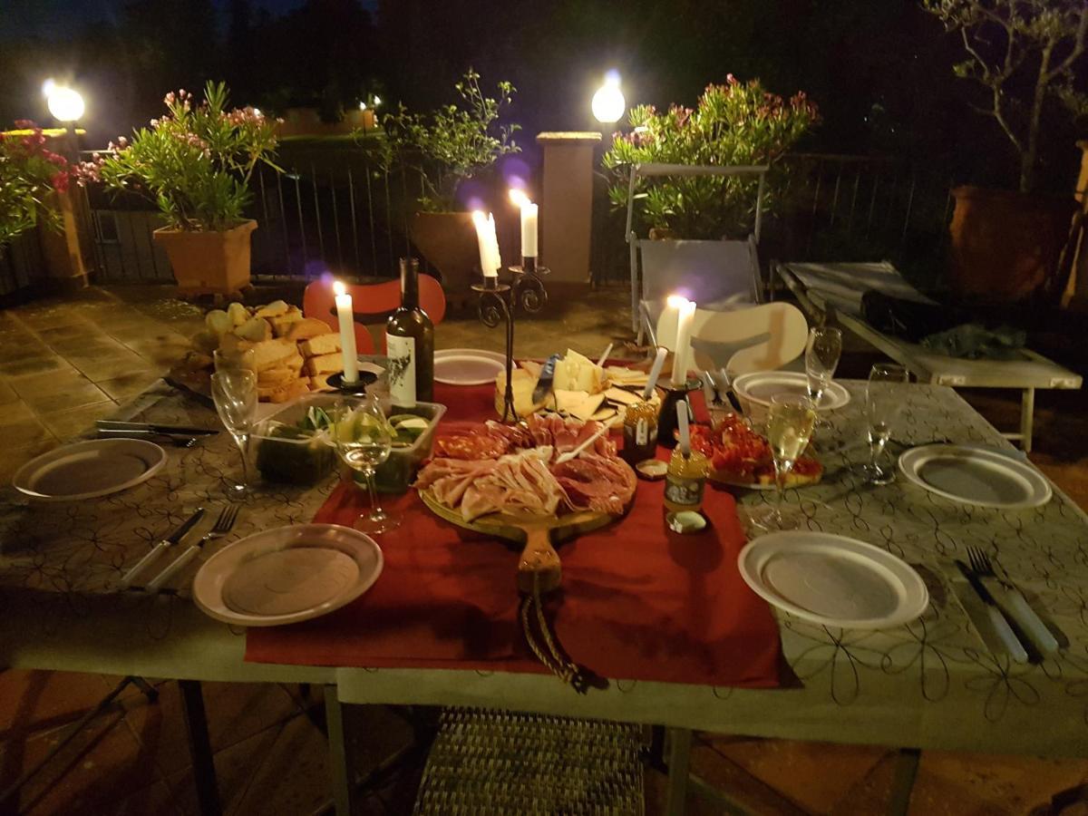 דירות לוקה La Terrazza Fra Le Torri מראה חיצוני תמונה