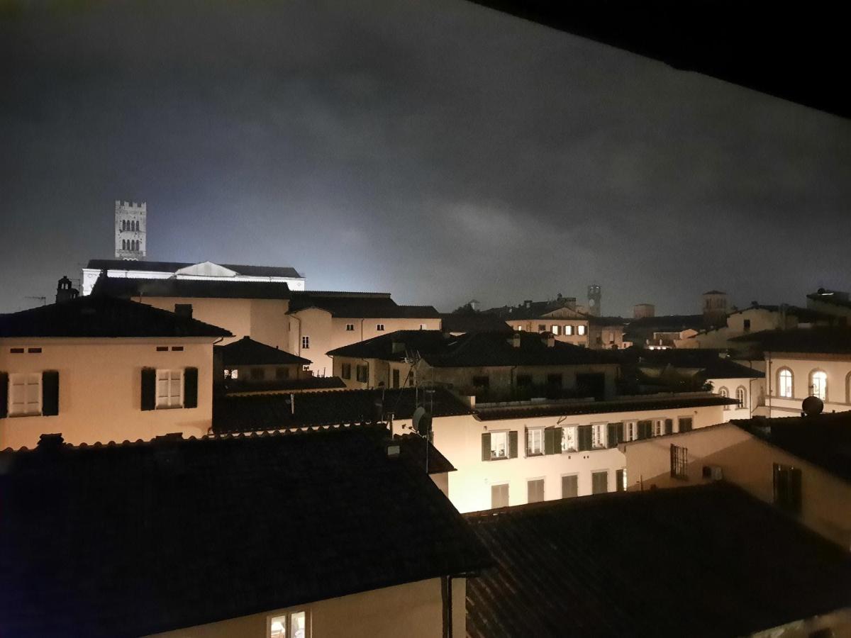 דירות לוקה La Terrazza Fra Le Torri מראה חיצוני תמונה